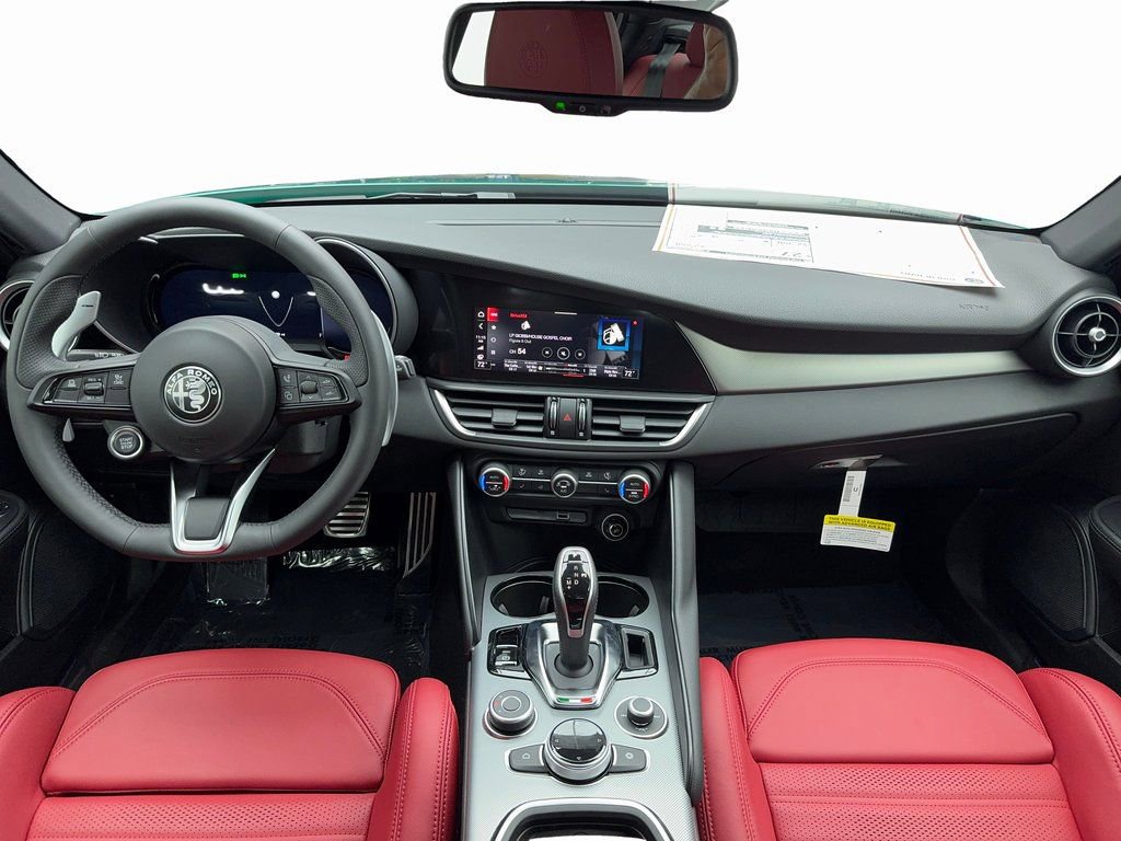 New 2025 Alfa Romeo Giulia Base image 14