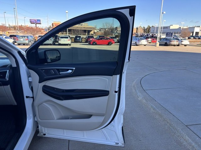 Used 2022 Ford Edge Titanium image 22