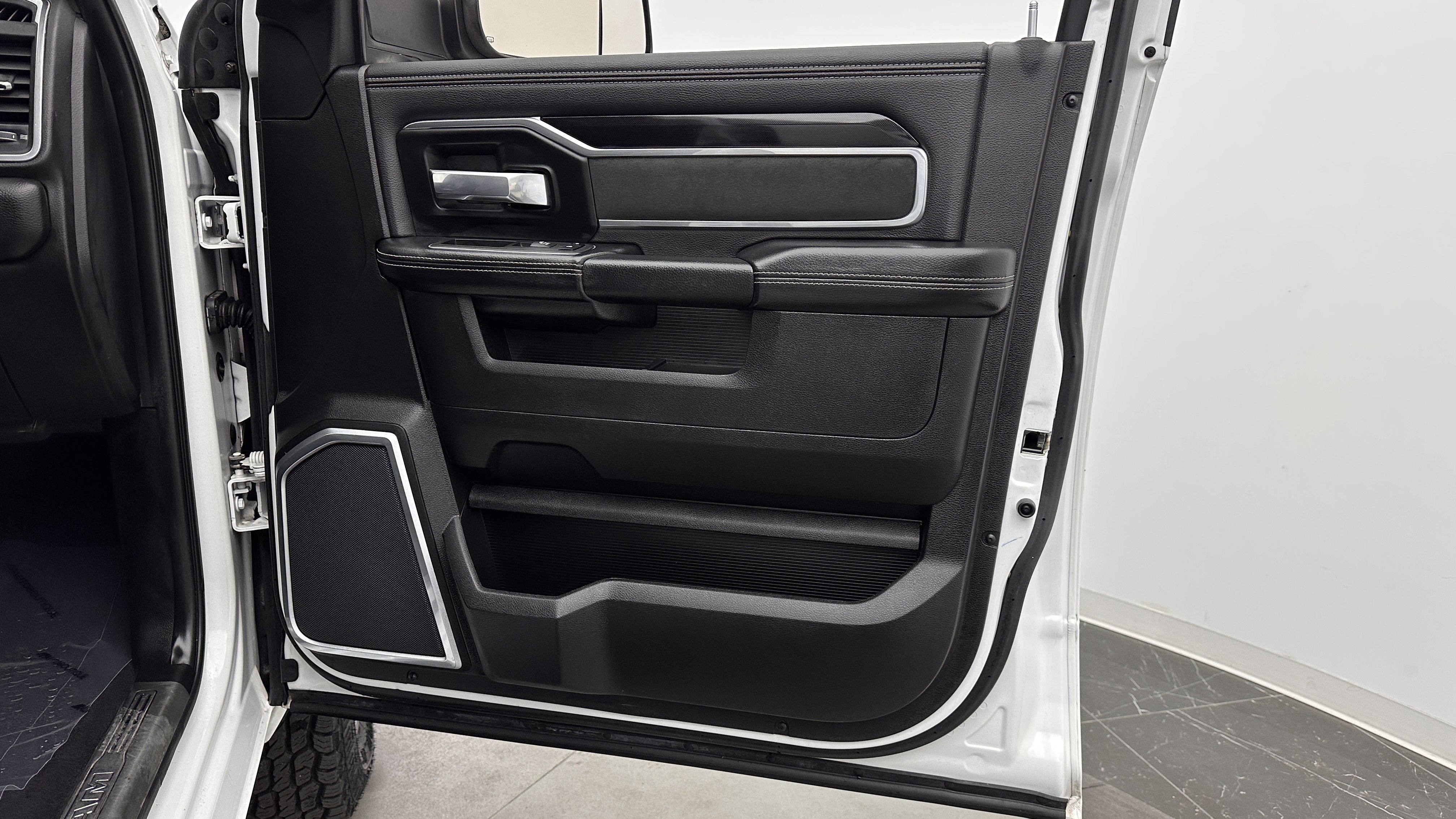 Used 2021 RAM 3500 Laramie image 41