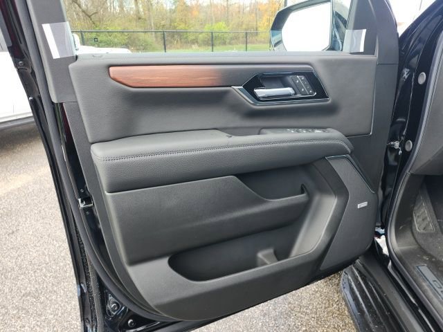 New 2026 GMC Yukon Denali AWD/4WD image 9