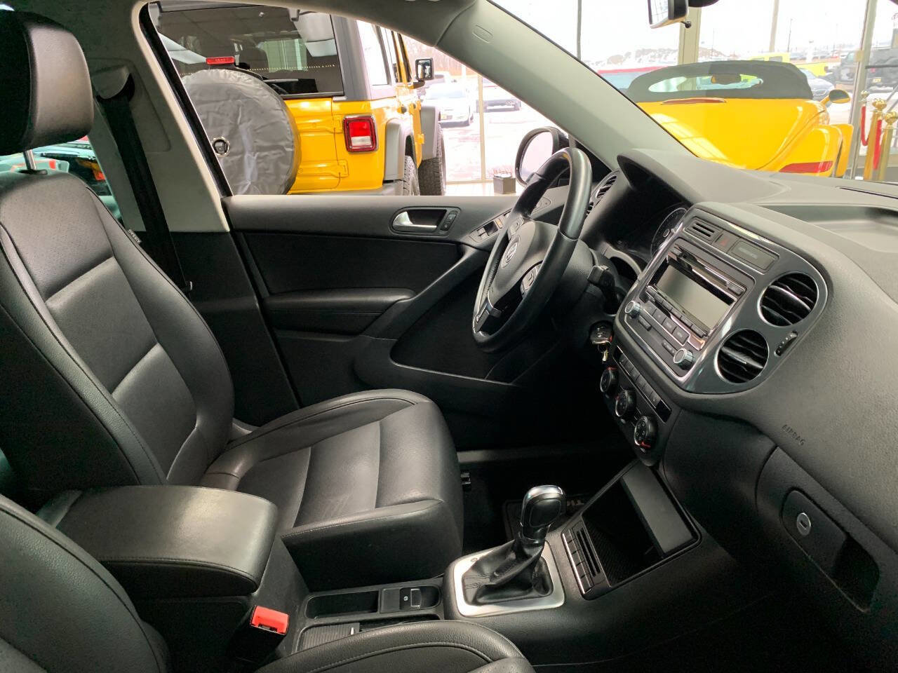 Used 2014 Volkswagen Tiguan SE image 12
