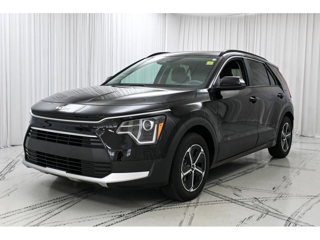 Used 2025 Kia Niro LX FWD image 4