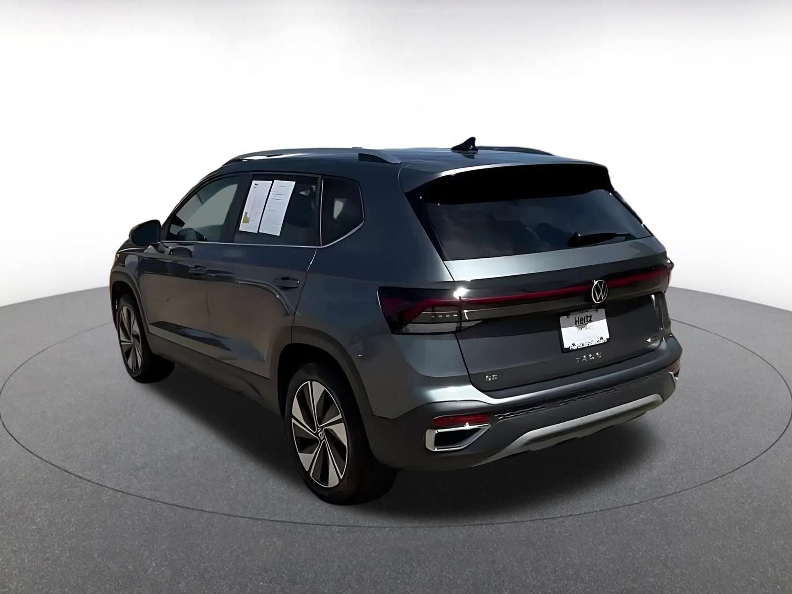 Used 2026 Volkswagen Taos SE AWD/4WD image 9