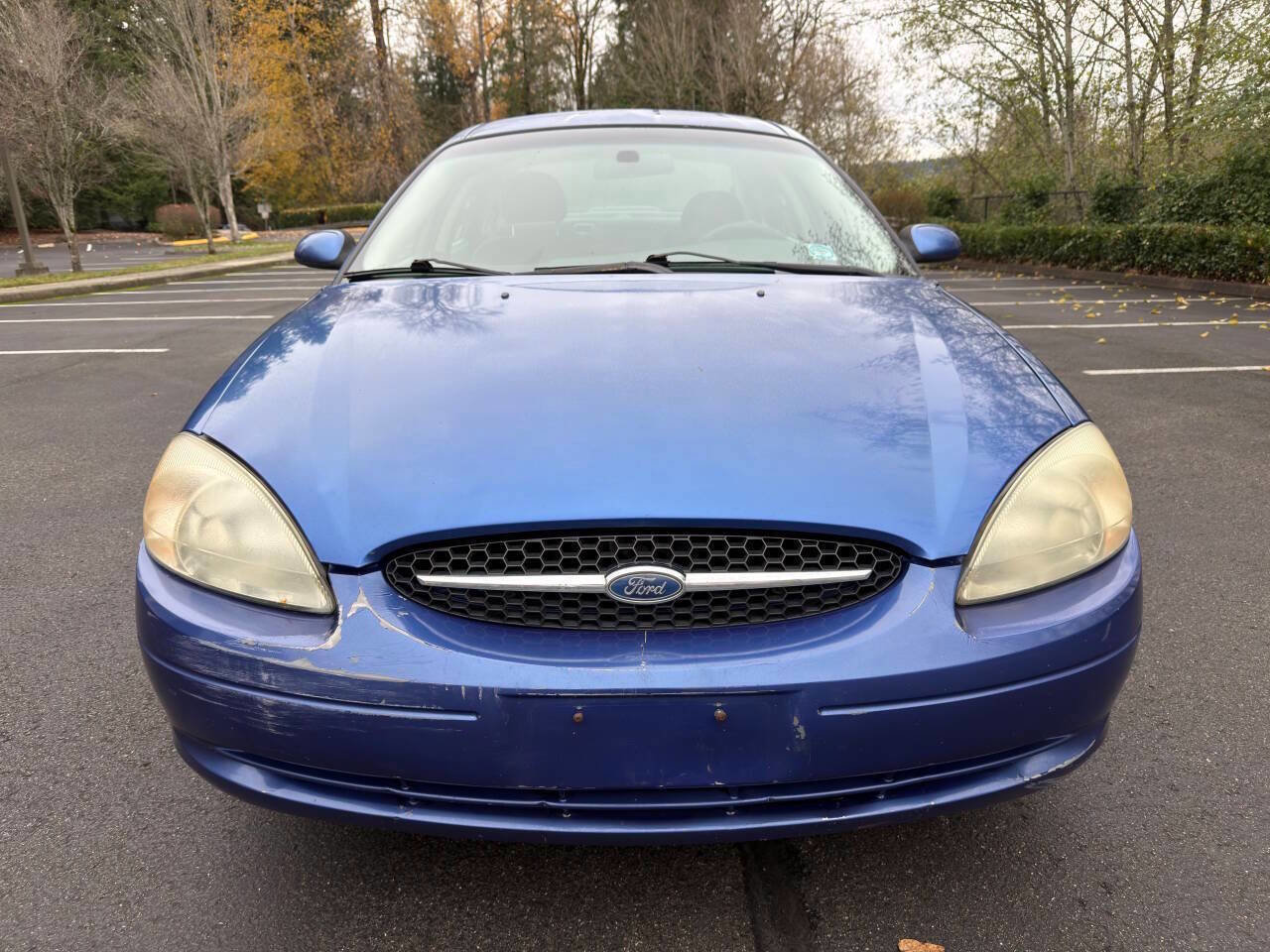 Used 2003 Ford Taurus SE image 2