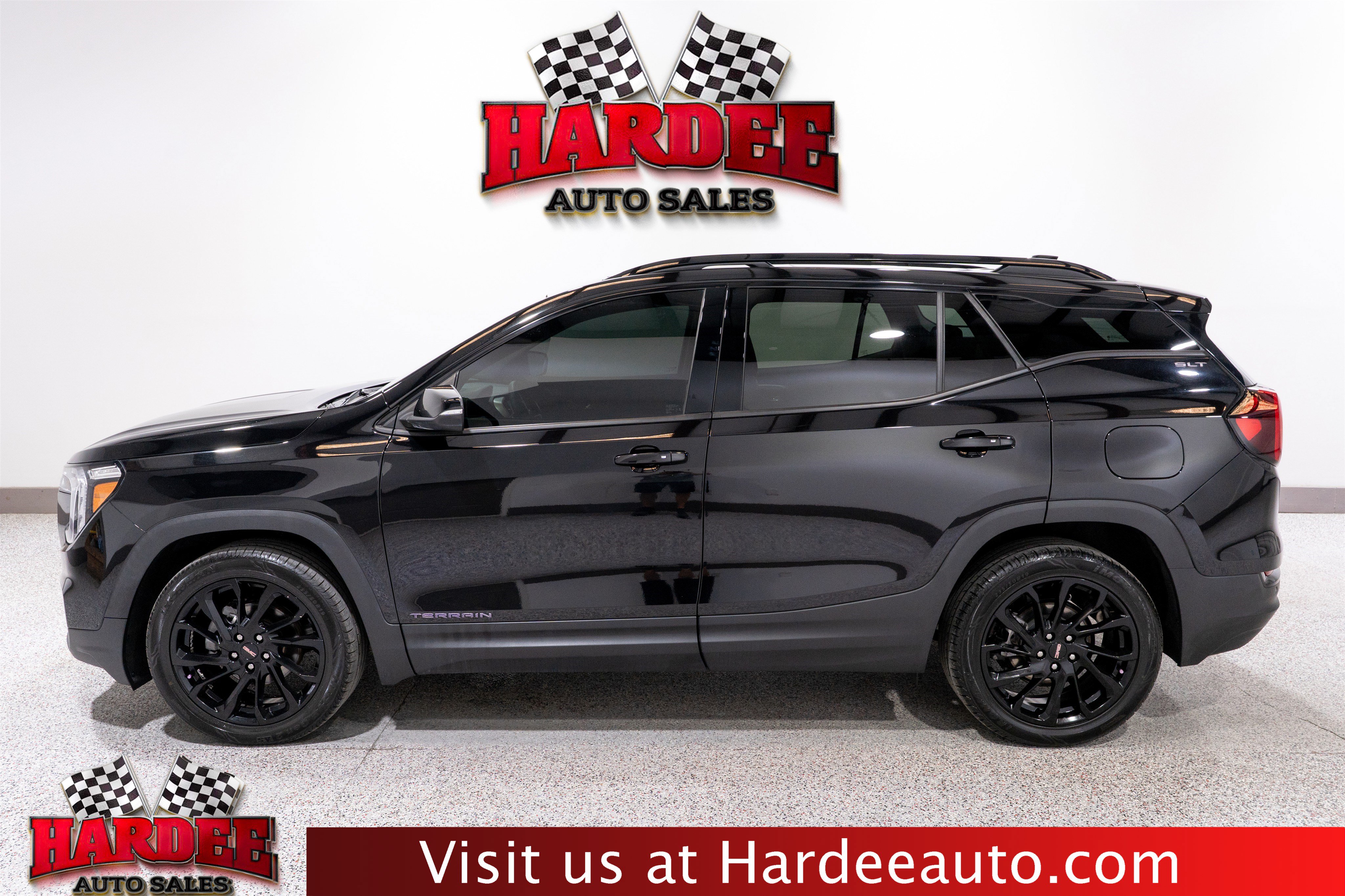 Used 2024 GMC Terrain SLT w/ Infotainment Package II FWD image 1