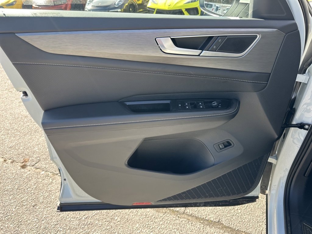 Used 2025 Volkswagen Atlas Cross Sport SE image 24