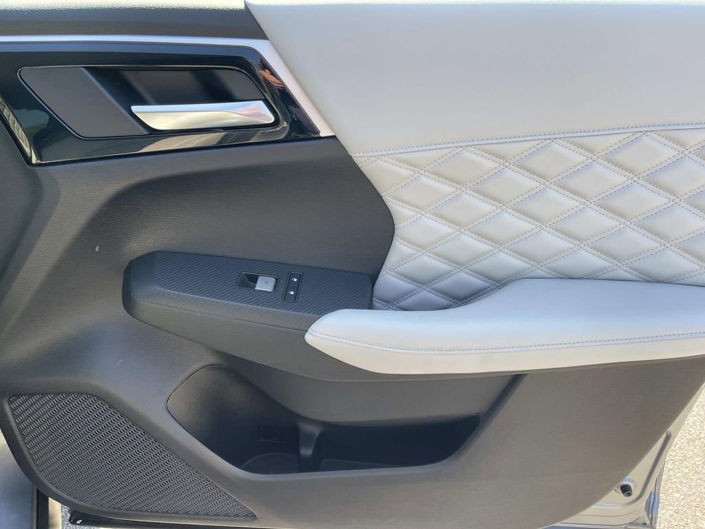 Used 2023 Mitsubishi Outlander SEL image 26