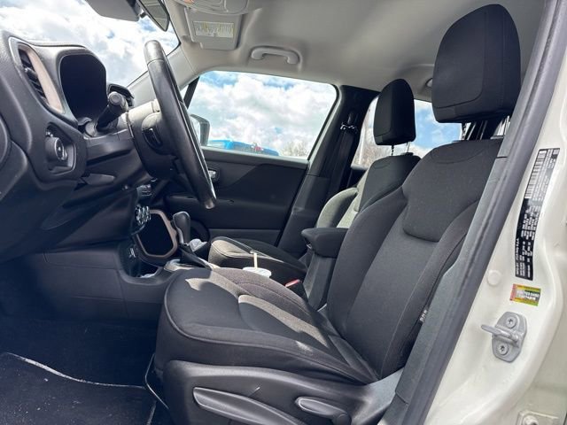 Used 2016 Jeep Renegade Latitude image 5