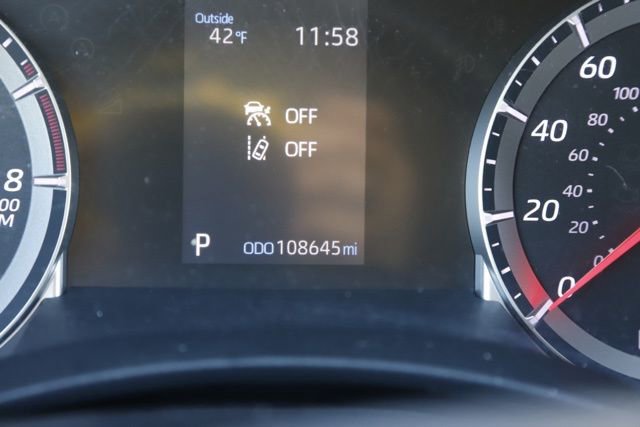 Used 2020 Toyota Highlander L image 29