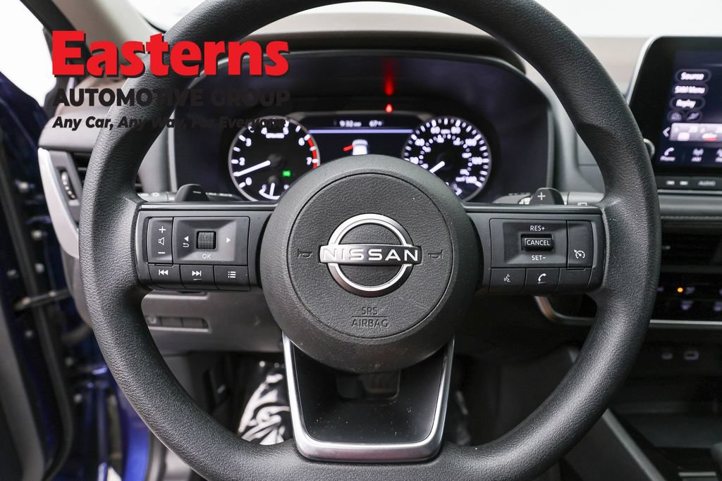Used 2023 Nissan Rogue S AWD/4WD image 10