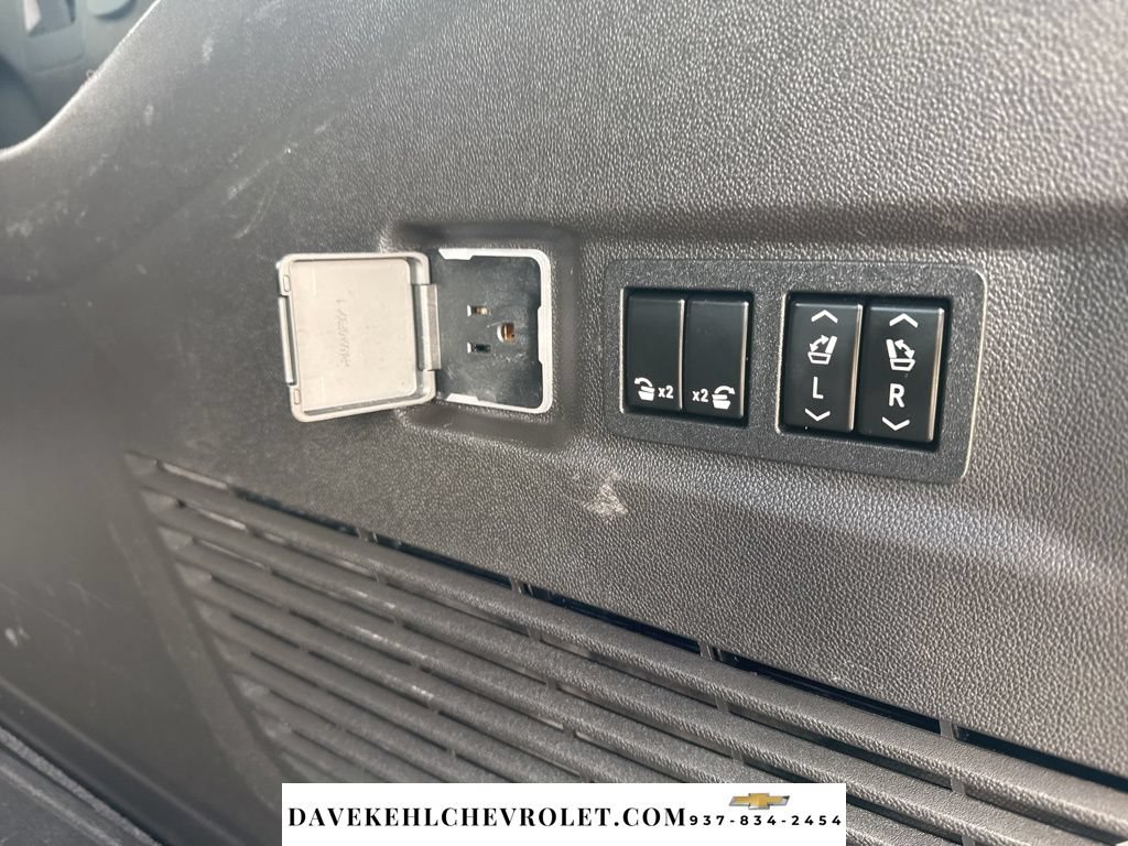 Used 2022 Chevrolet Suburban RST w/ Luxury Package AWD/4WD image 44