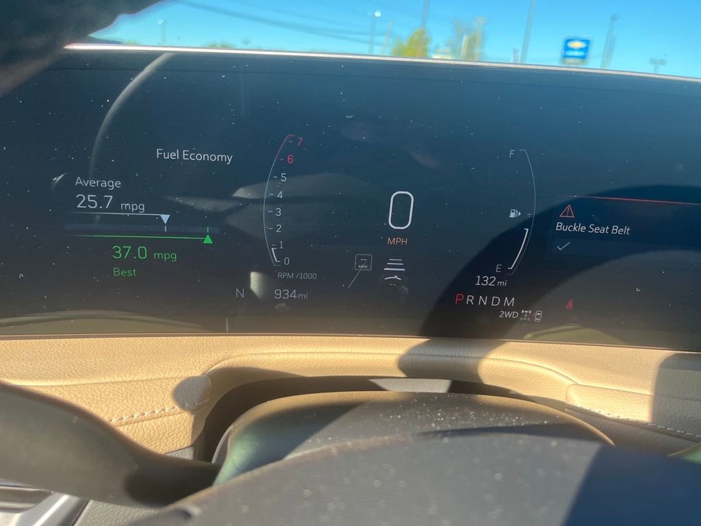 Used 2025 Cadillac XT4 Premium Luxury w/ Technology Package image 9