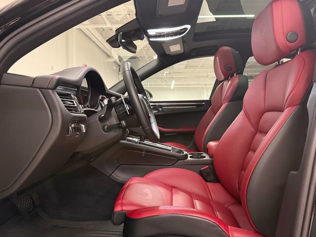 Certified 2026 Porsche Macan Turbo AWD/4WD image 5