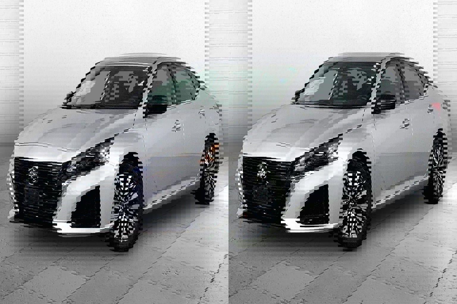 Used 2025 Nissan Altima 2.5 SV image 12