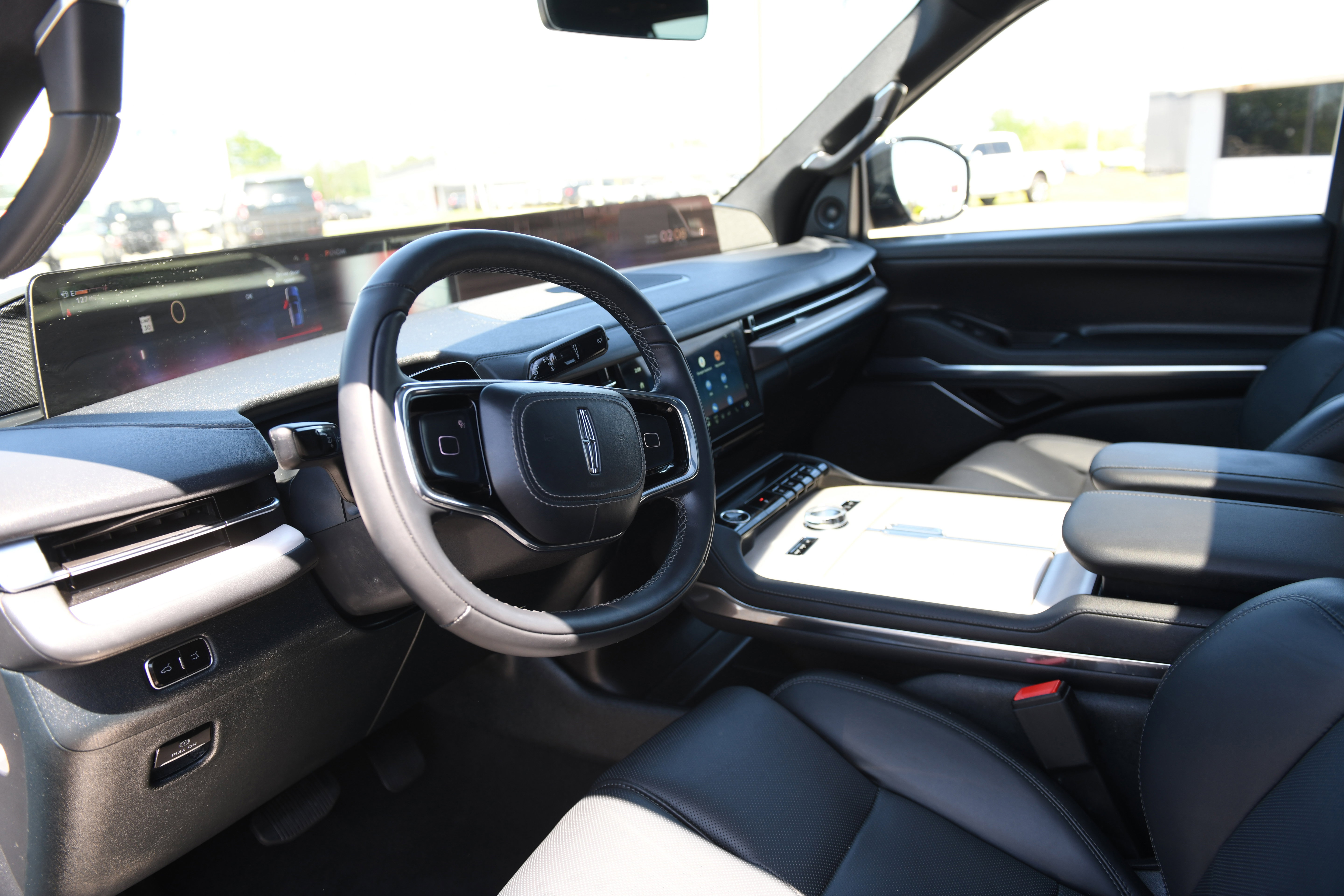 Used 2025 Lincoln Navigator Reserve w/ Jet Appearance Package image 26