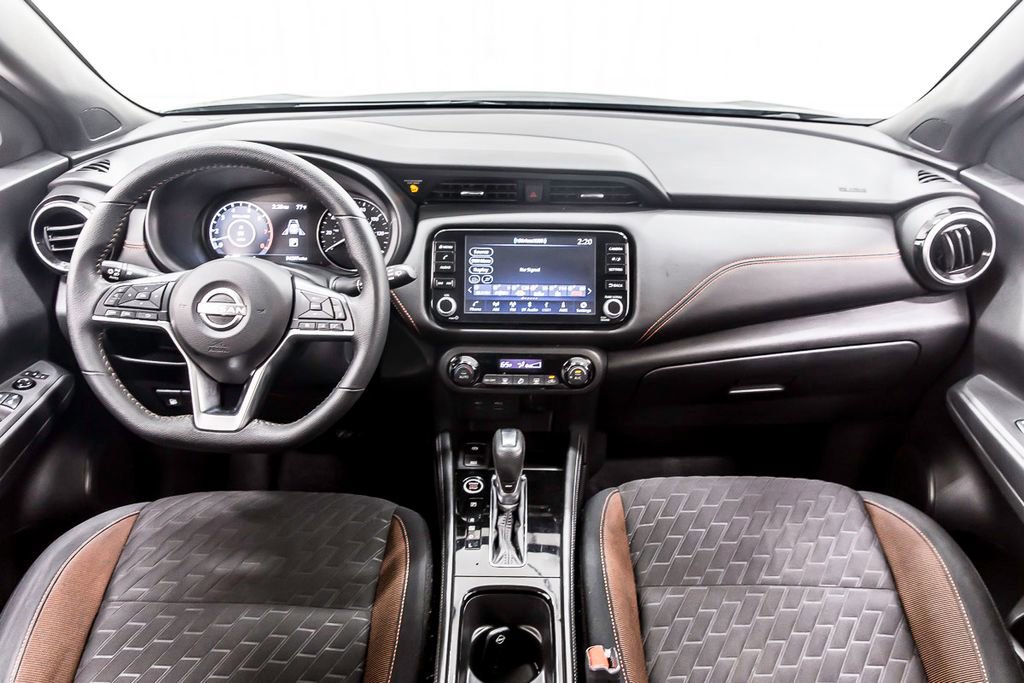 Used 2023 Nissan Kicks SR image 15