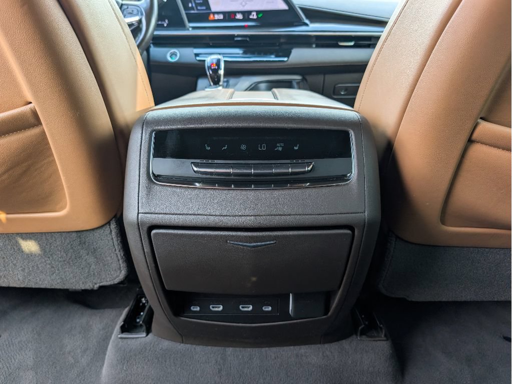 Used 2021 Cadillac Escalade Premium Luxury w/ LPO, Radiant Package AWD/4WD image 19