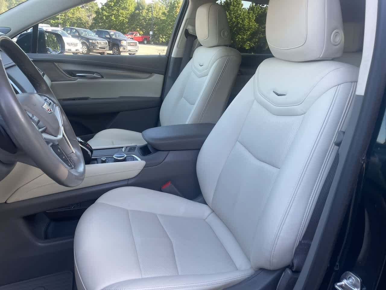 Certified 2024 Cadillac XT5 Premium Luxury FWD image 12