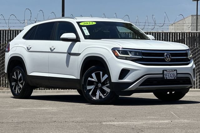 Used 2023 Volkswagen Atlas Cross Sport SE AWD/4WD image 2