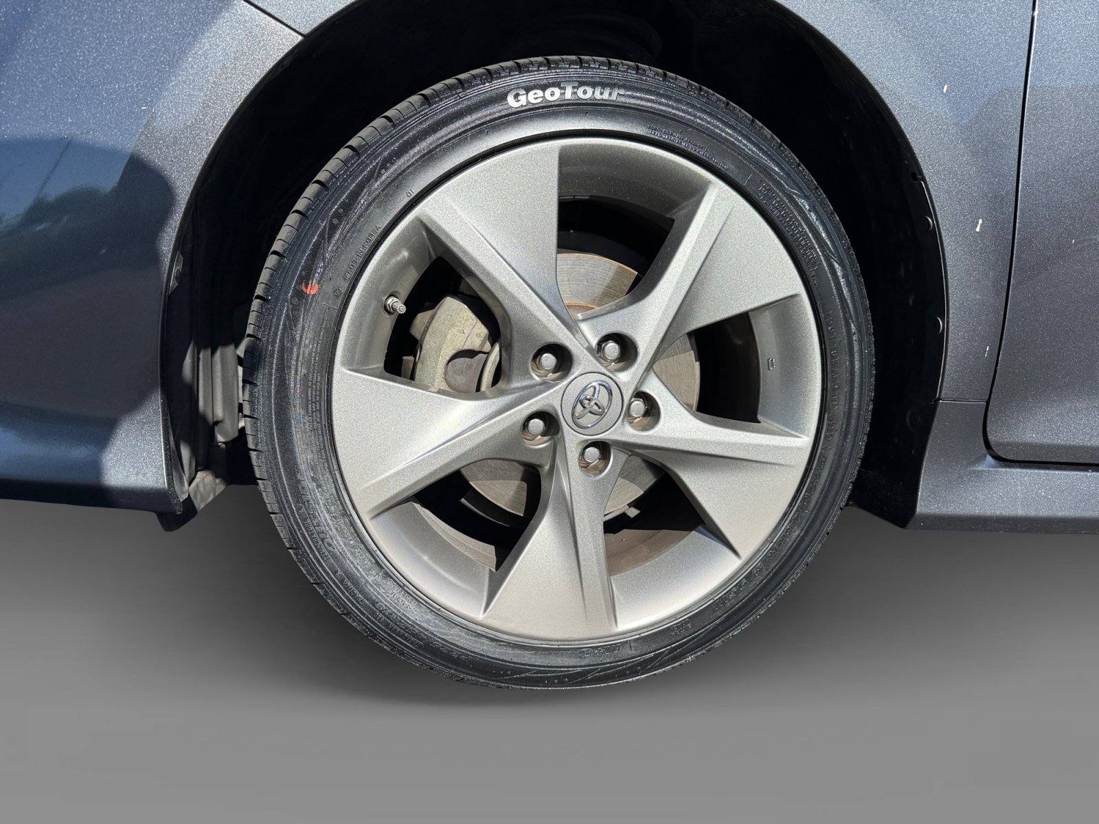 Used 2012 Toyota Camry SE w/ Leather Pkg FWD image 9