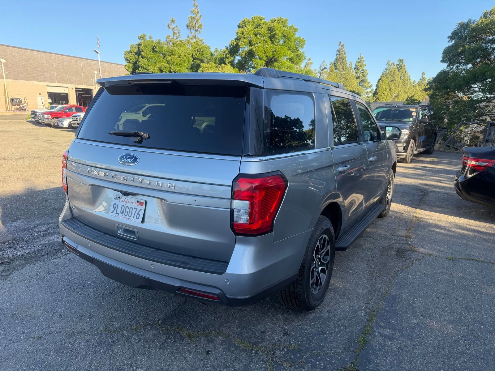 Used 2024 Ford Expedition XLT AWD/4WD image 5