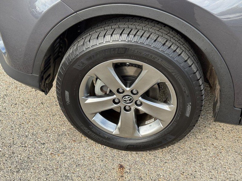 Used 2015 Toyota RAV4 XLE AWD/4WD image 10