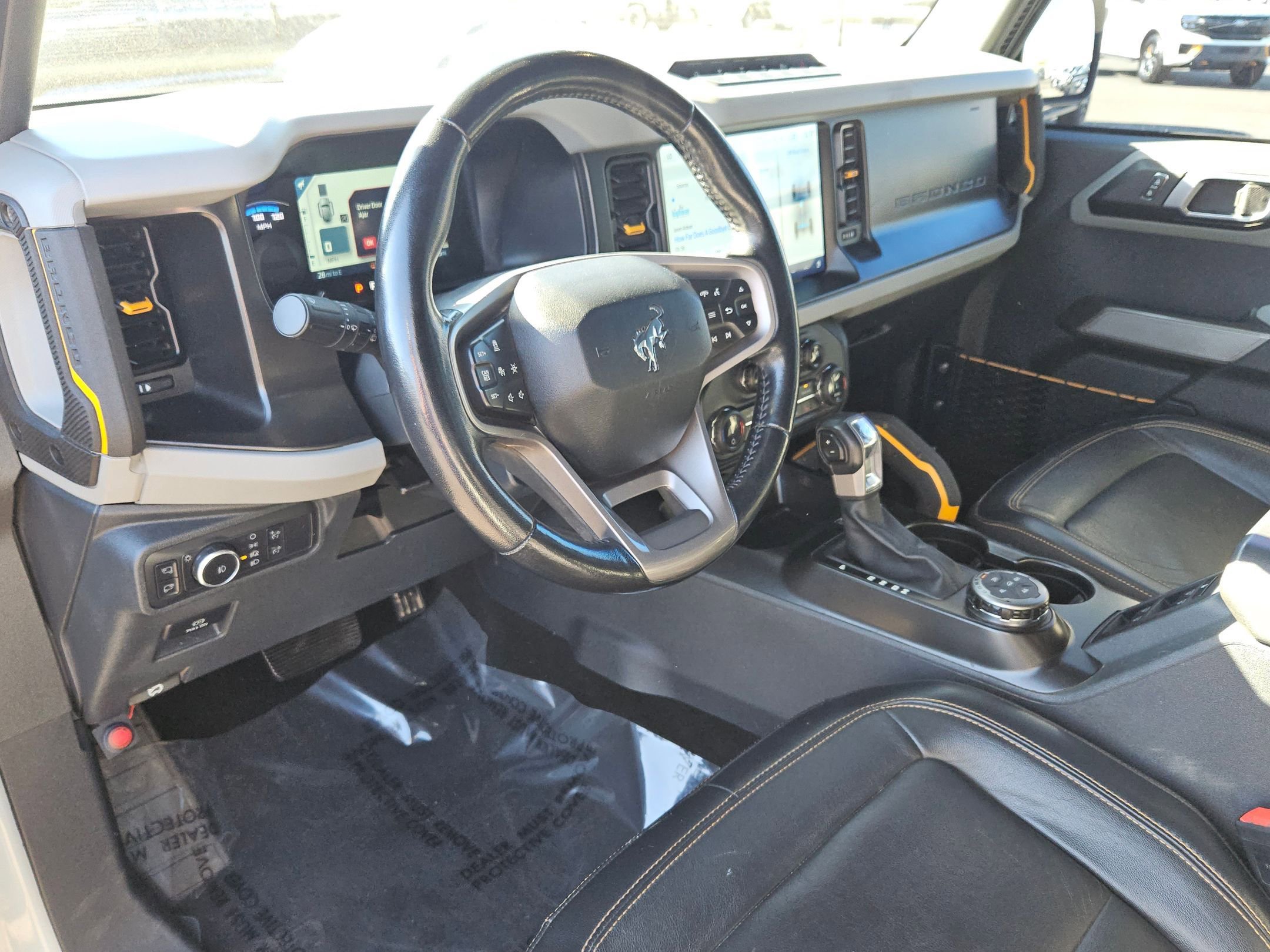 Used 2022 Ford Bronco Badlands image 11