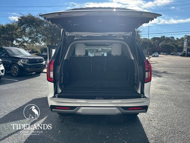New 2026 Ford Expedition Platinum w/ Platinum Ultimate Package AWD/4WD image 12