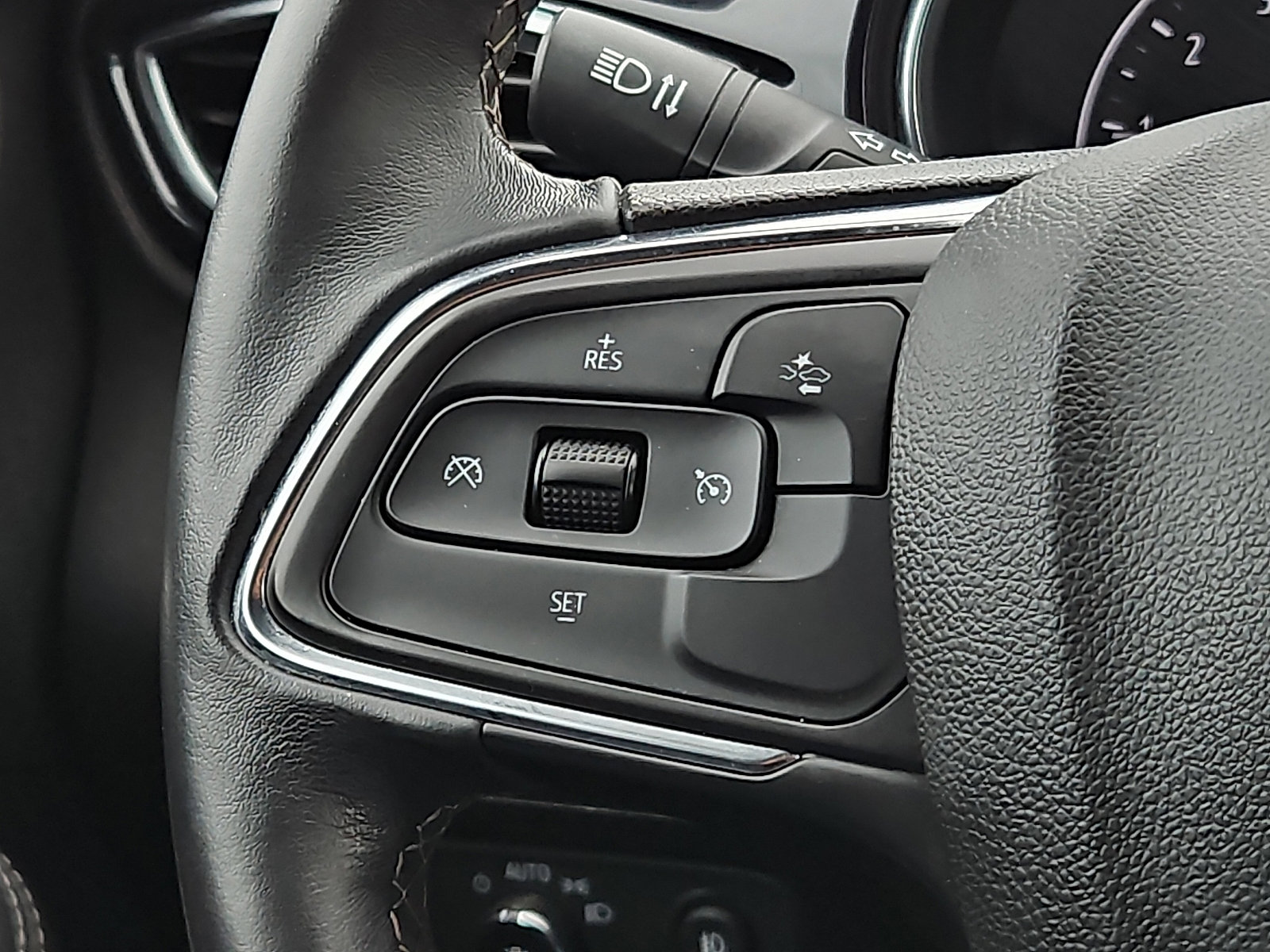 Certified 2021 Buick Encore GX Select w/ Advanced Technology Package image 21