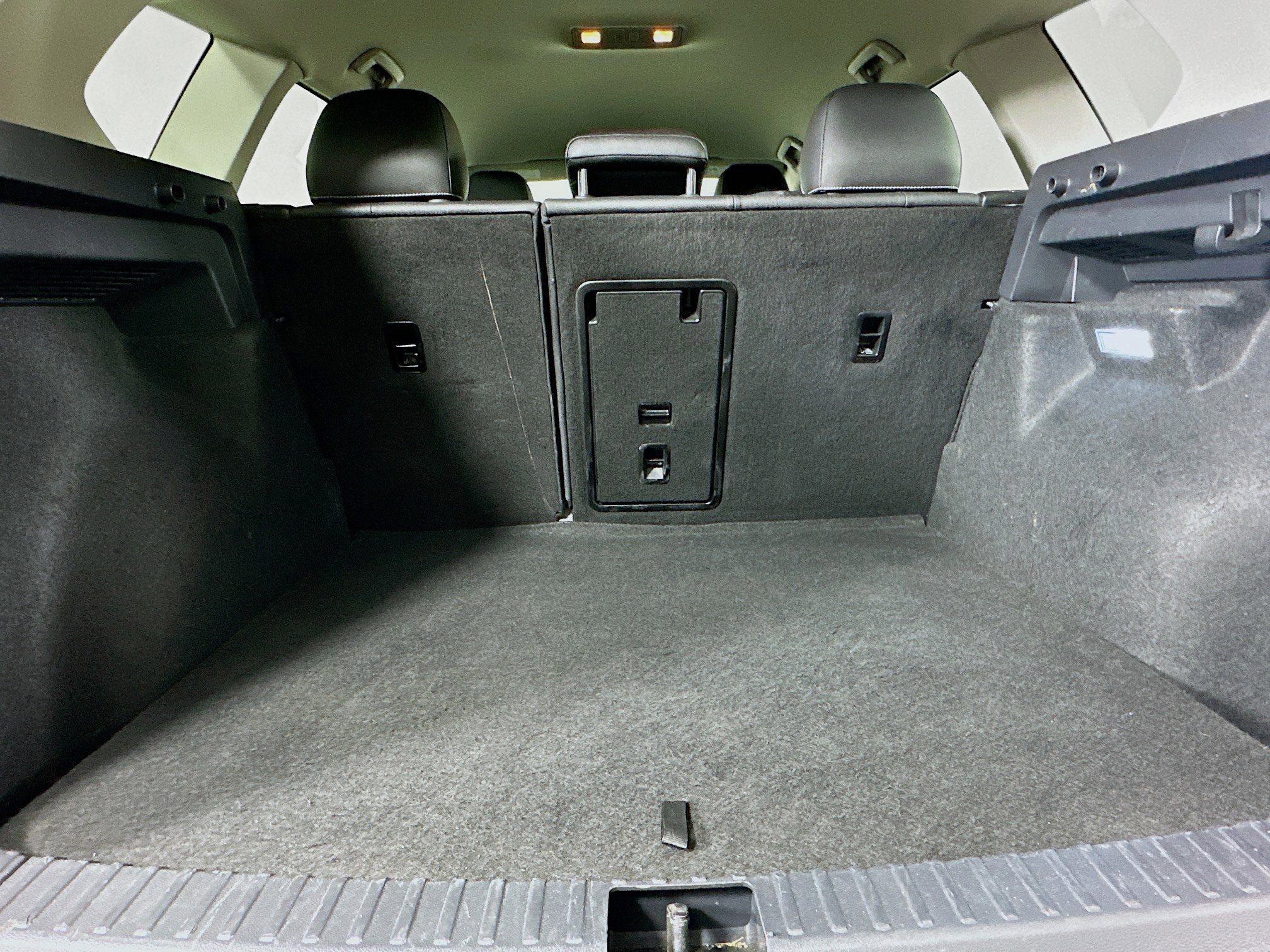 Used 2024 Volkswagen Taos SE image 28