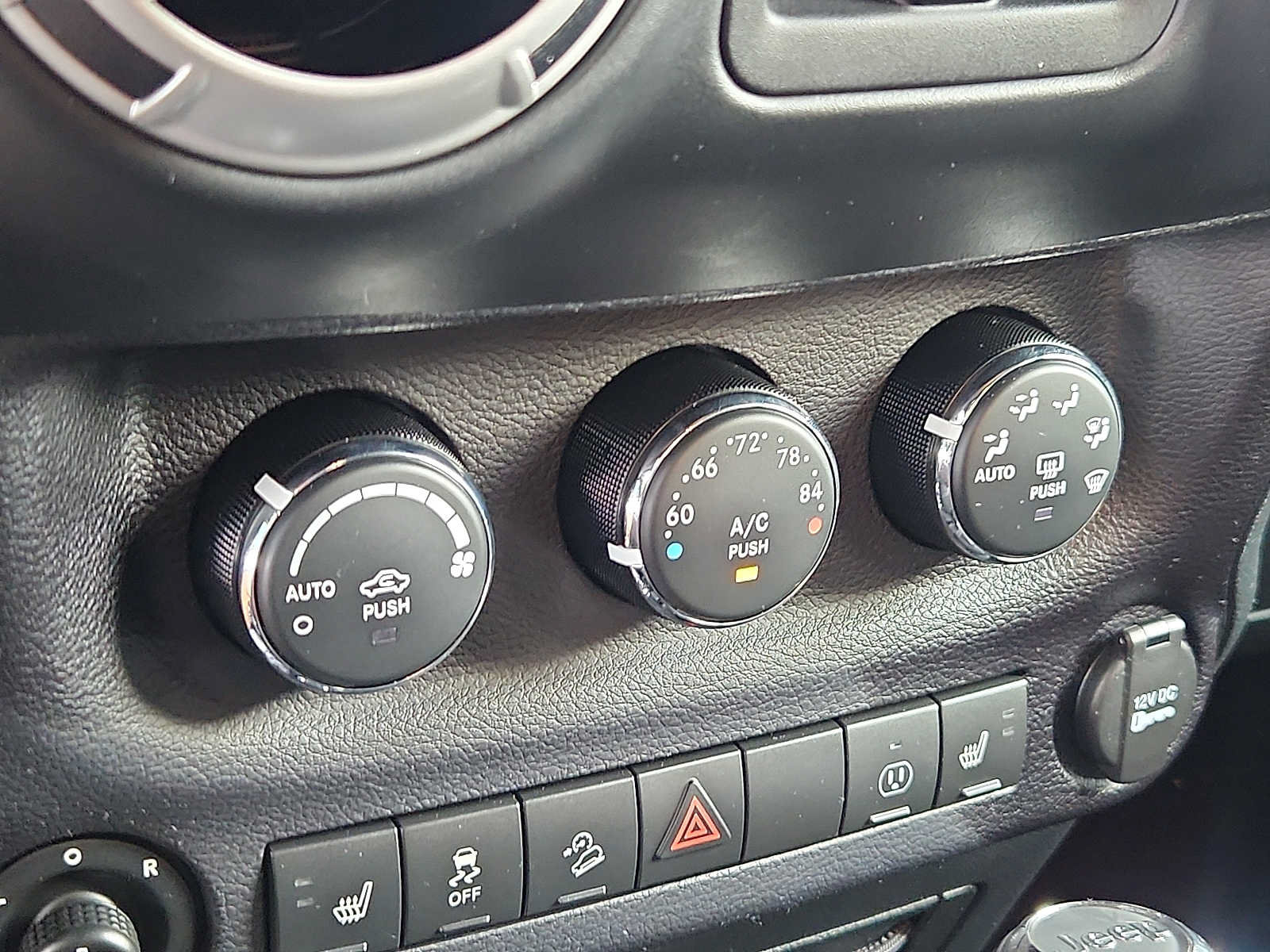 Used 2016 Jeep Wrangler Unlimited Sahara w/ Dual Top Group AWD/4WD image 15