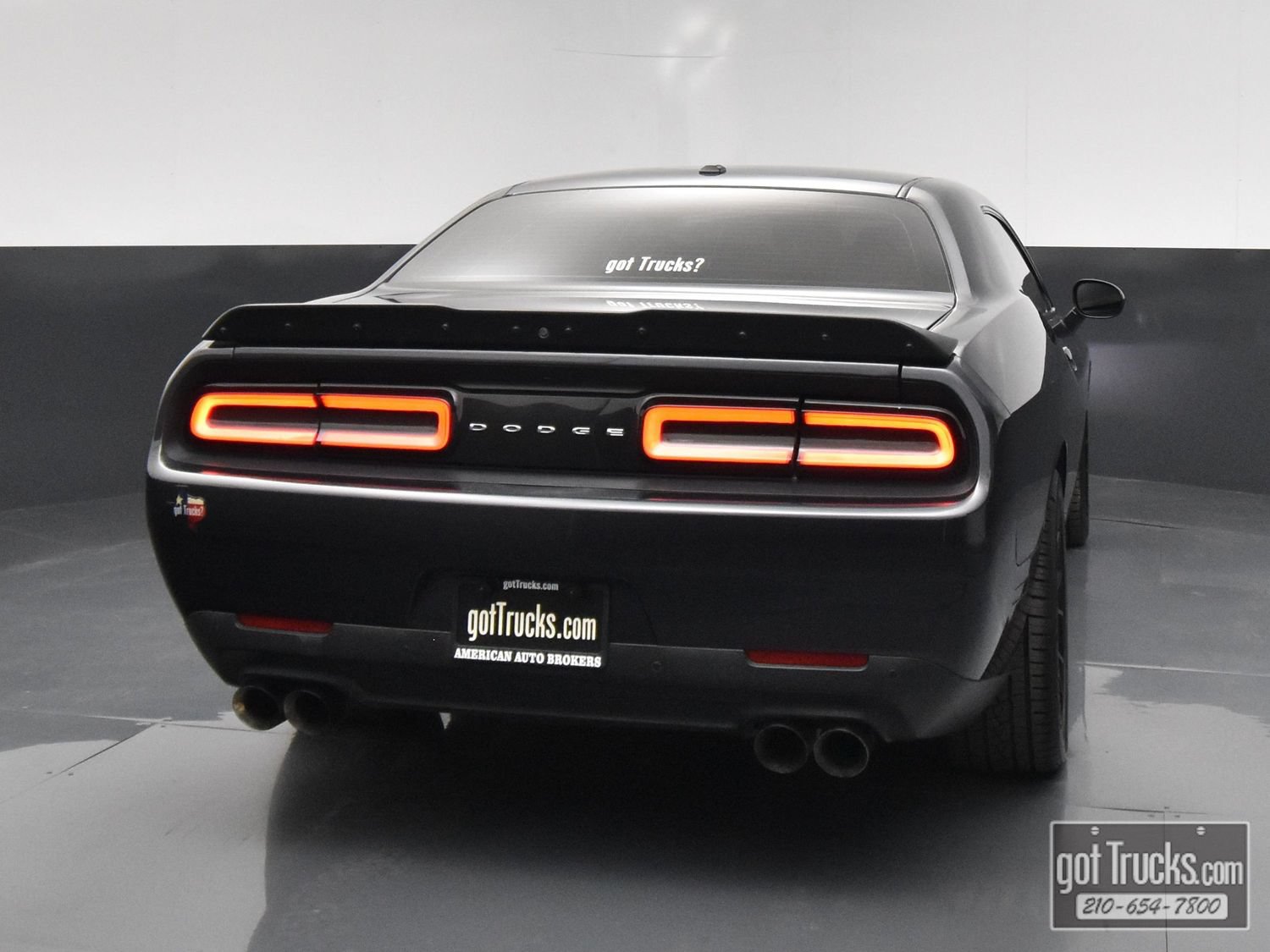 Used 2019 Dodge Challenger R/T w/ Driver Convenience Group RWD image 6