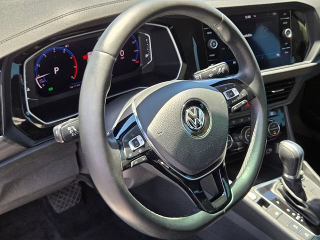 Used 2019 Volkswagen Jetta SEL w/ Cold Weather Package FWD image 18