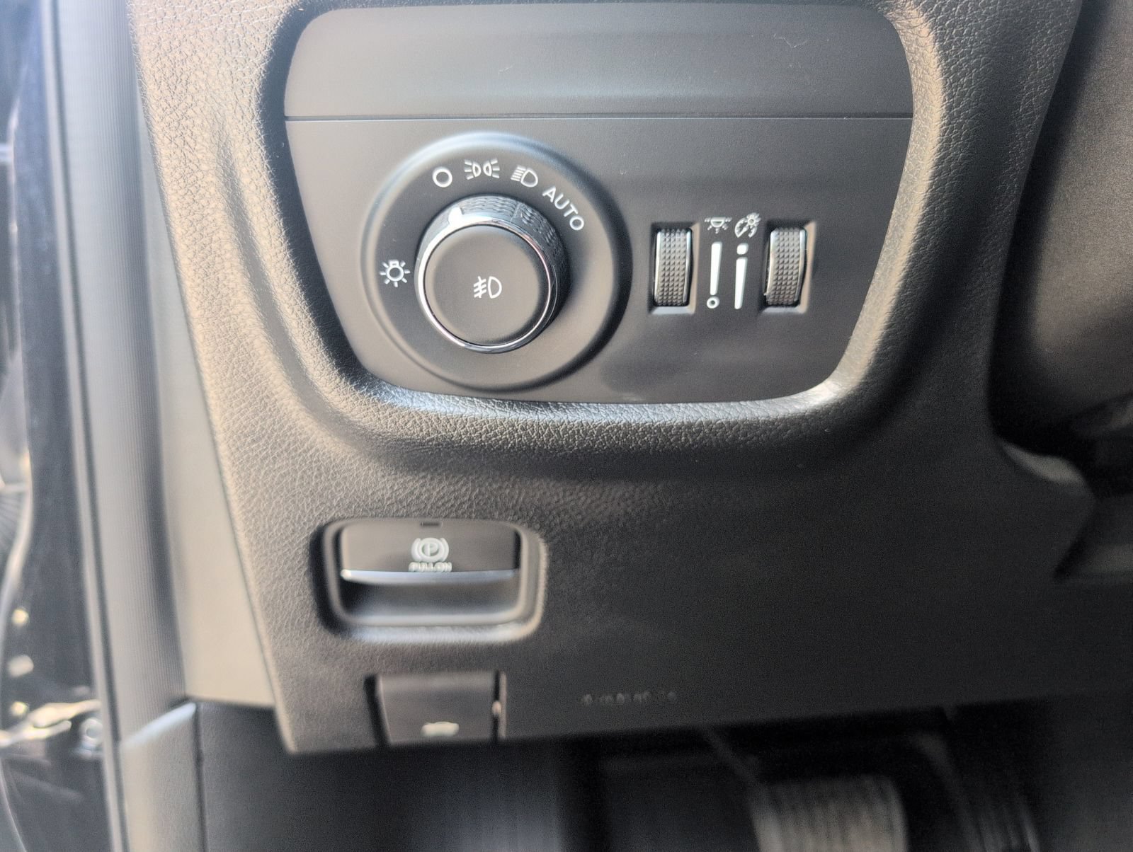 Used 2023 Jeep Grand Cherokee L Limited RWD image 18
