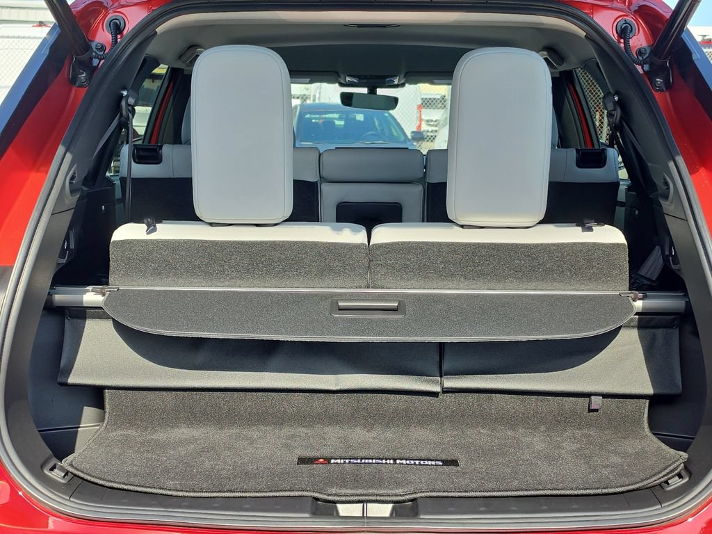 Used 2025 Mitsubishi Outlander SE FWD image 7