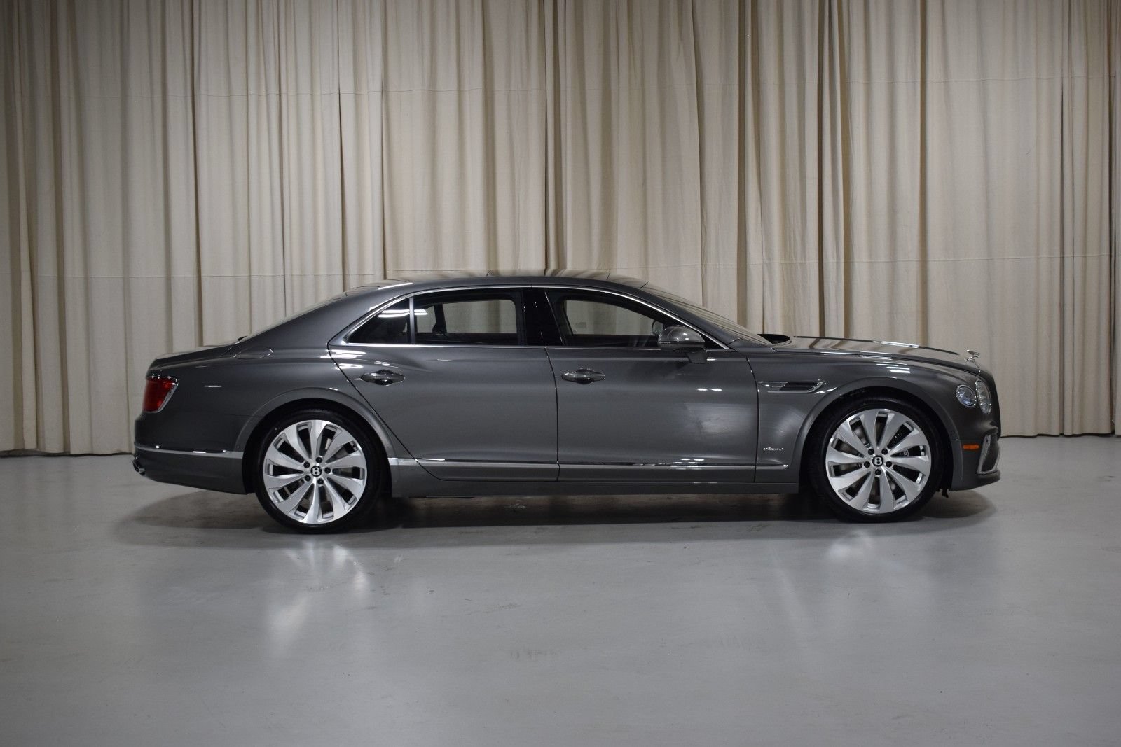 New 2026 Bentley Flying Spur Plug-In Hybrid AWD/4WD image 5