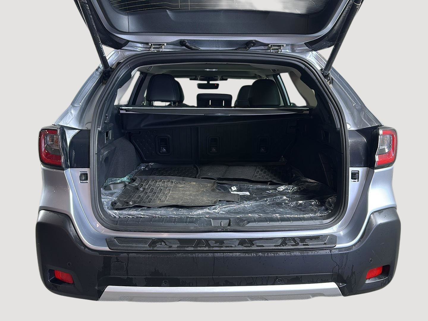 Used 2025 Subaru Outback Limited AWD/4WD image 22