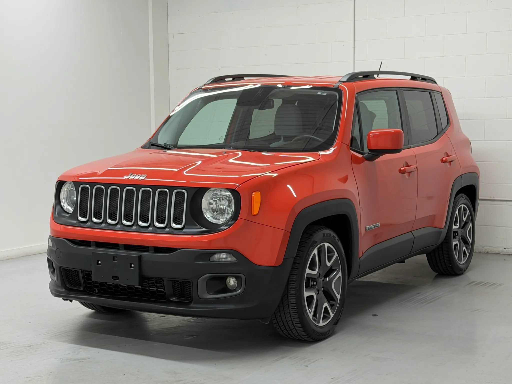 Used 2017 Jeep Renegade Latitude FWD image 92