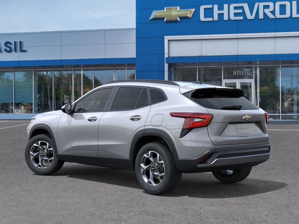 New 2026 Chevrolet Trax LT w/ Driver Confidence Package FWD image 3