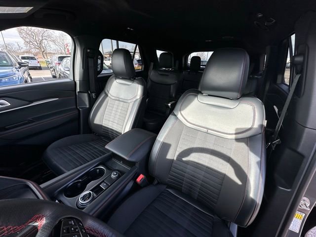 Used 2025 Ford Explorer ST-Line image 28