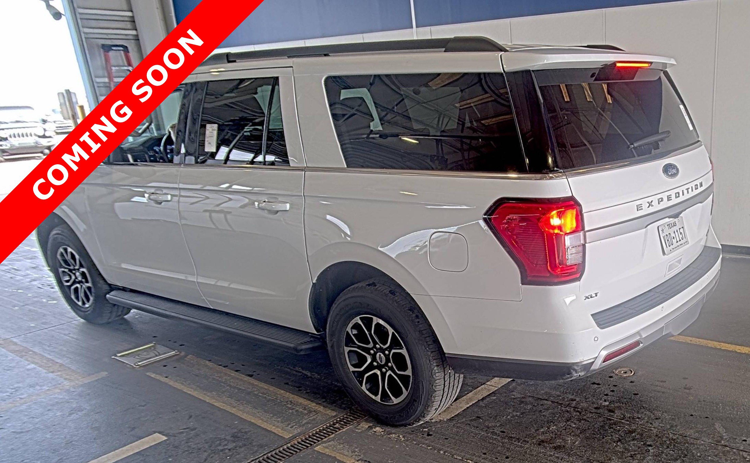 Used 2024 Ford Expedition Max XLT RWD image 3