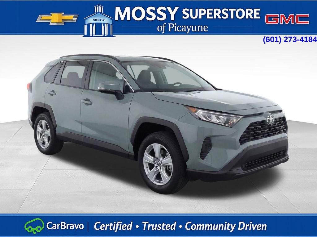 Used 2023 Toyota RAV4 XLE w/ Convenience Package FWD image 2