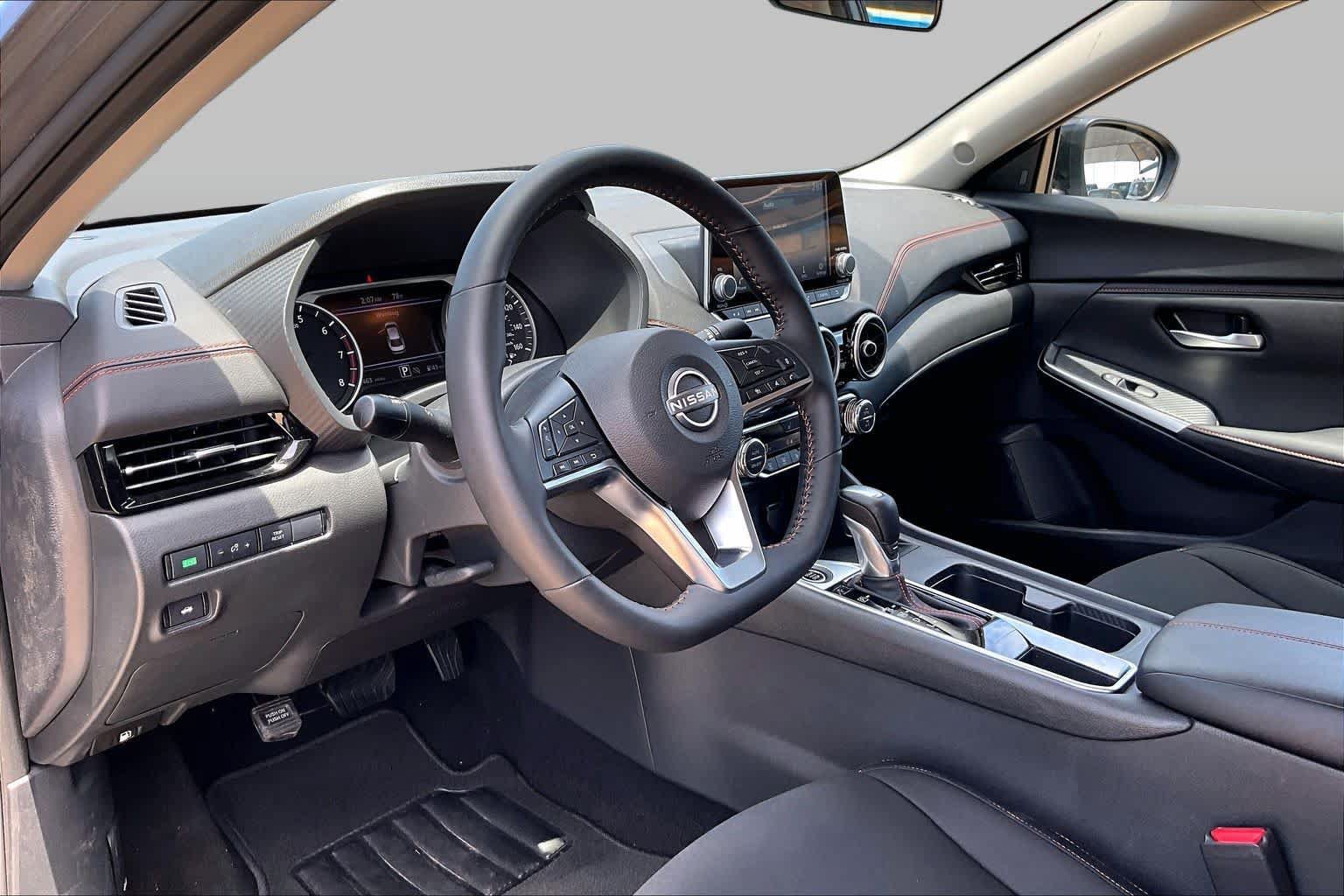 Certified 2025 Nissan Sentra SR FWD image 15