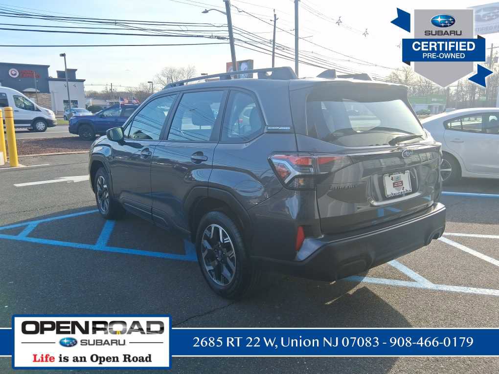 Used 2025 Subaru Forester AWD/4WD image 5