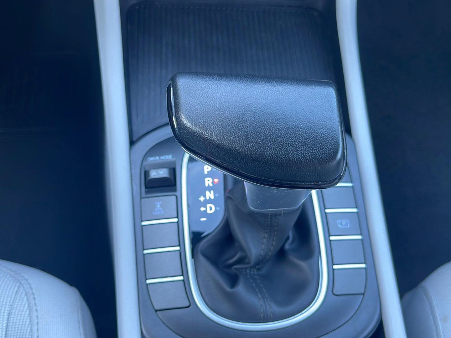 Certified 2025 Hyundai Kona SEL AWD/4WD image 30