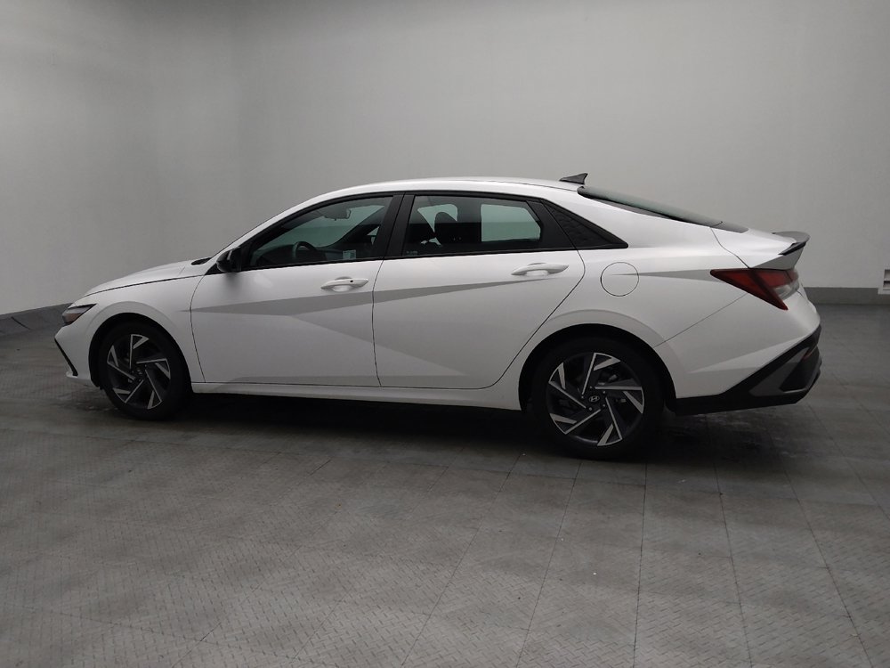 Used 2025 Hyundai Elantra Sport image 3