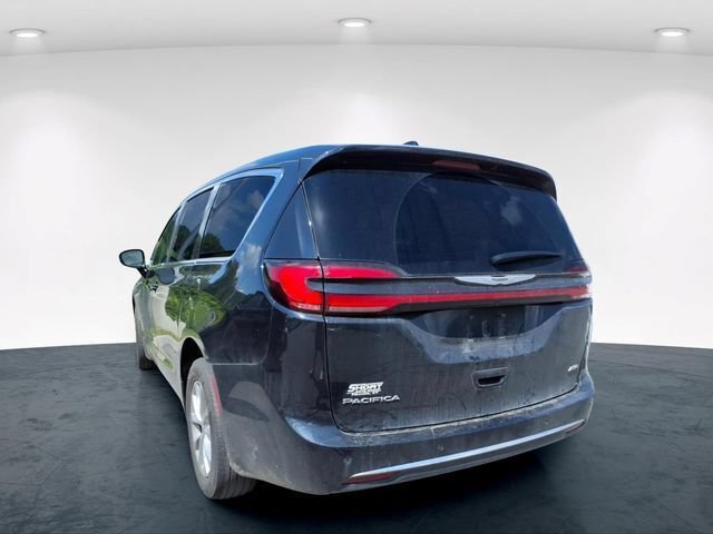Used 2024 Chrysler Pacifica Touring-L w/ Uconnect Theater Family Group AWD/4WD image 17