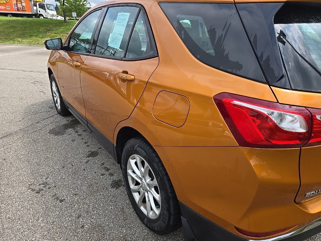 Used 2018 Chevrolet Equinox LS AWD/4WD image 5
