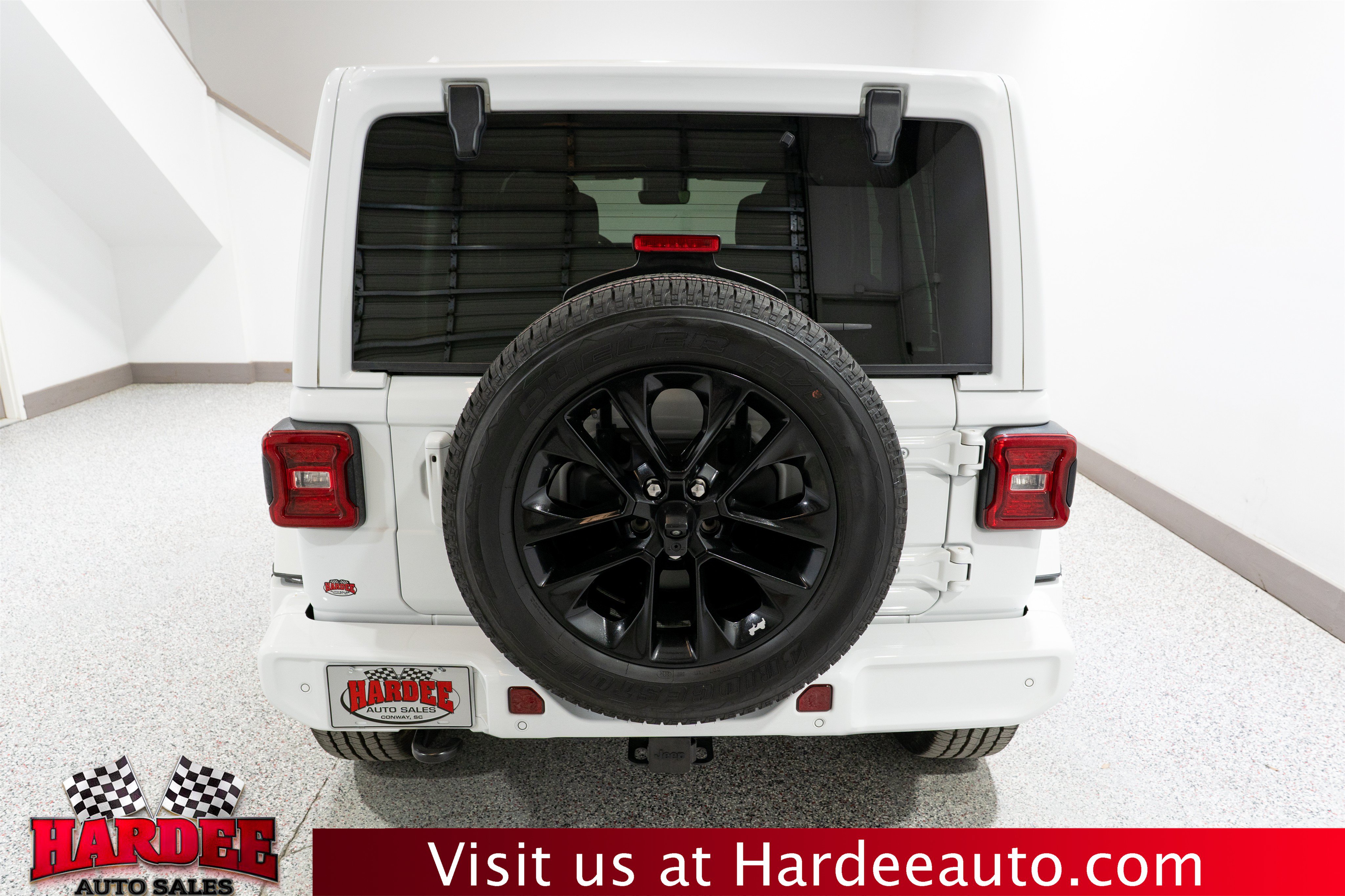 Used 2020 Jeep Wrangler Unlimited Sahara AWD/4WD image 4