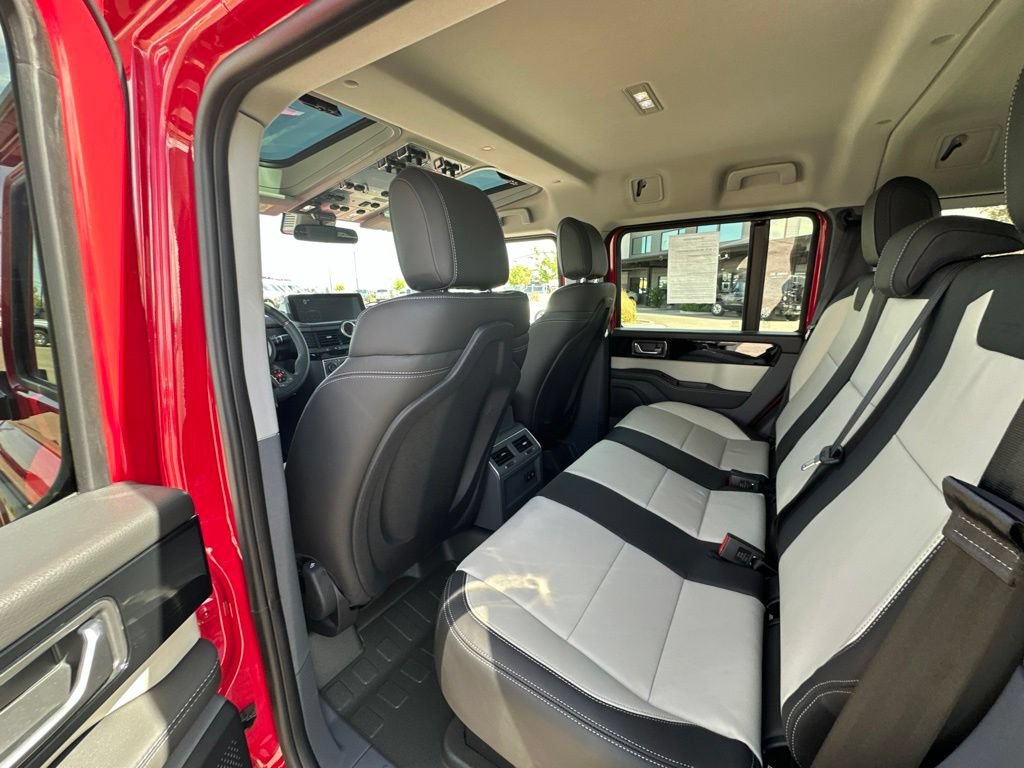 Used 2025 INEOS Grenadier Station Wagon AWD/4WD image 17
